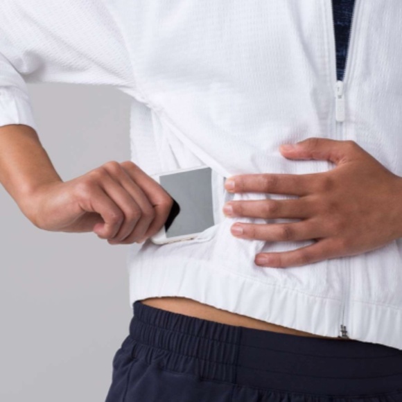 Lululemon Pack Light Bomber White - Size 8: P2P 20.5" - Picture 5 of 15